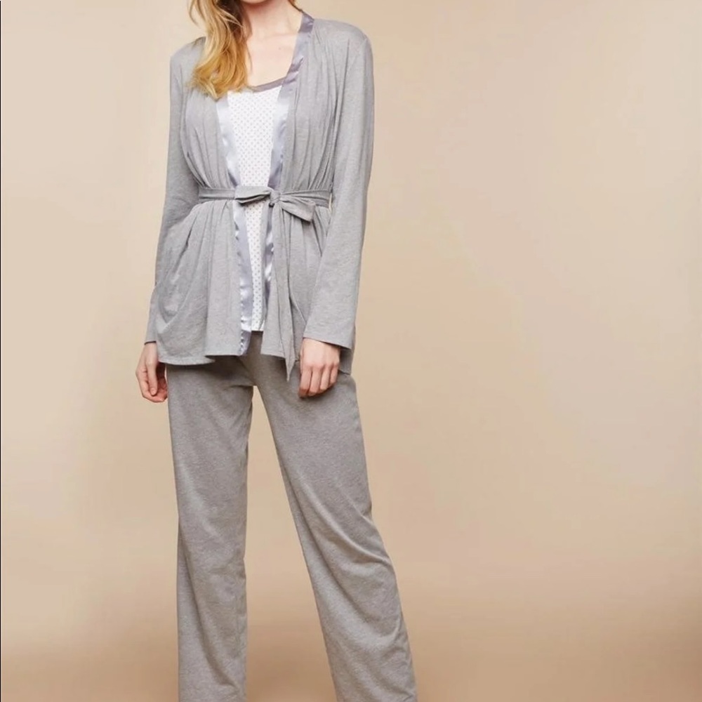 Nursing Pajamas Pants Robe Tank Set gray white Size Medium Motherhood Maternity